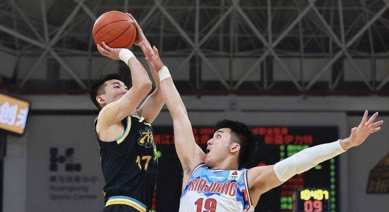一场激烈篮球比赛的胜负揭晓