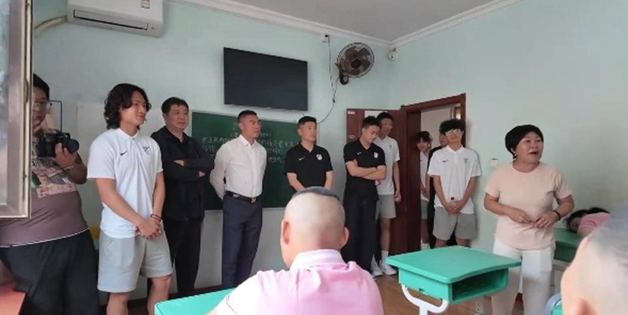 爱奇艺体育app-保级对手补强，大连英博按兵不动，刘祝润踢海港回避U16国脚试训(大连英博后备队u19名单)