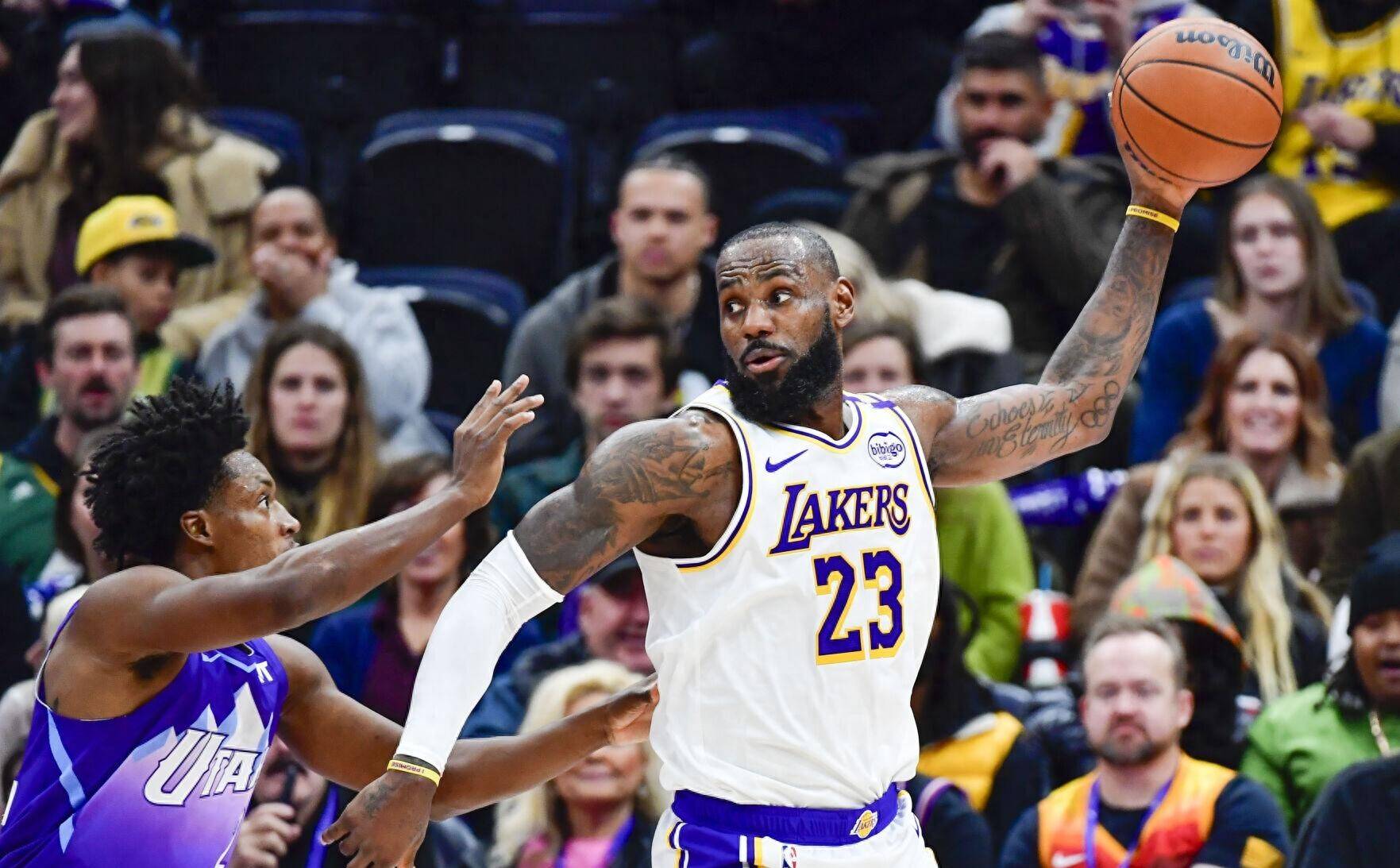 关于詹姆斯考虑换队为何难实现?NBA劳资协议扼杀交易的信息