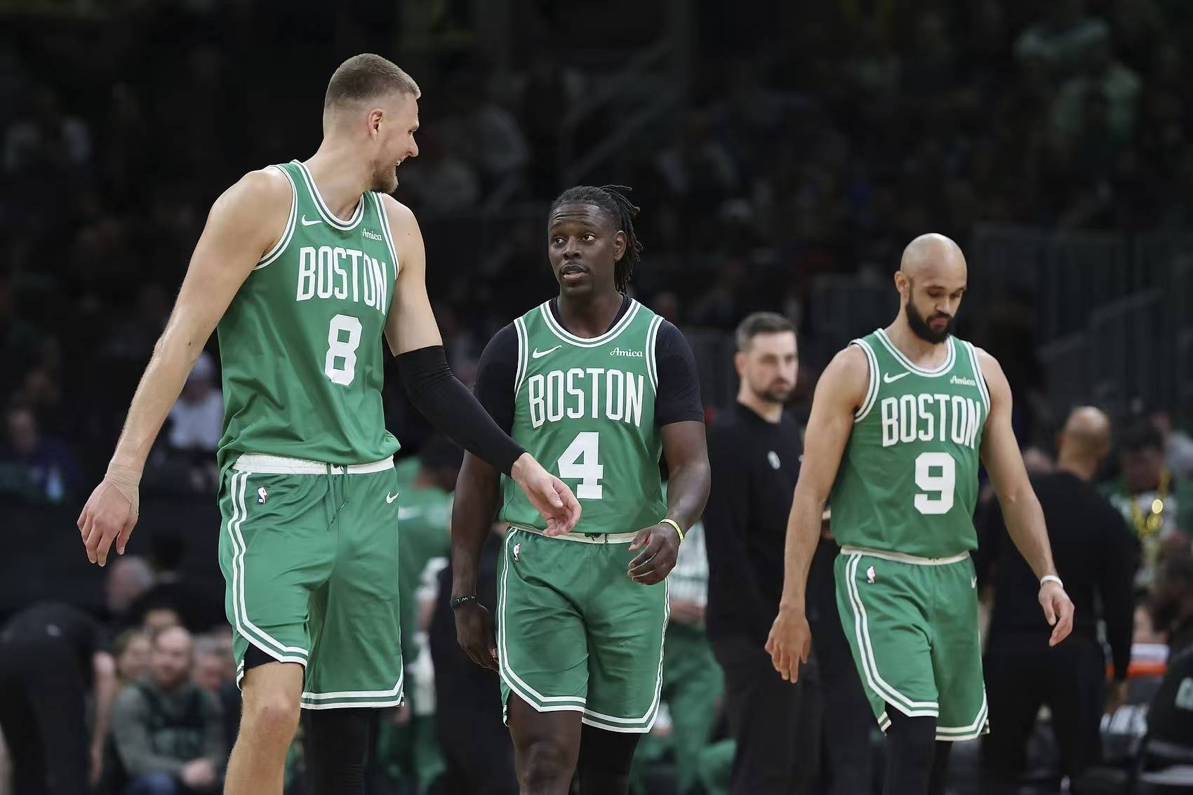 NBA交易市场加热！绿军送走波尔津吉斯，欧文降薪续约独行侠