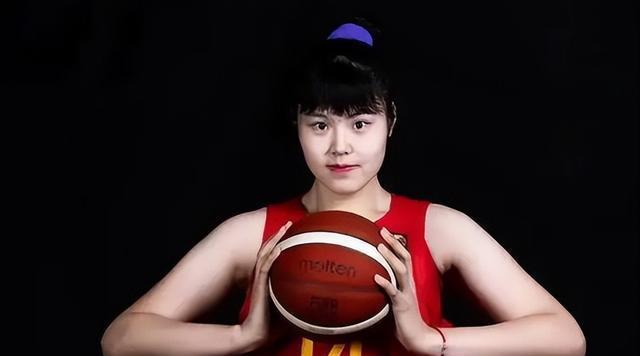 李月汝首发砍10分15板篮板创WNBA生涯新高